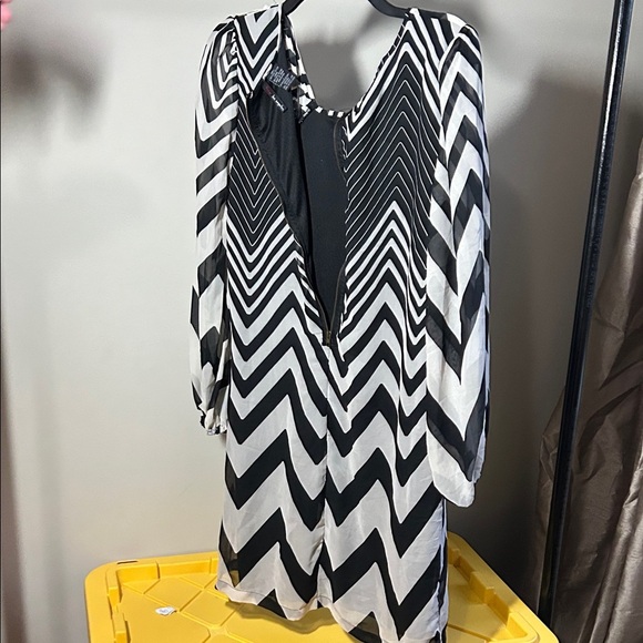 Fire Los Angeles Women Juniors Dress Large Black Ivory Multi-color Shift Striped - Picture 6 of 6